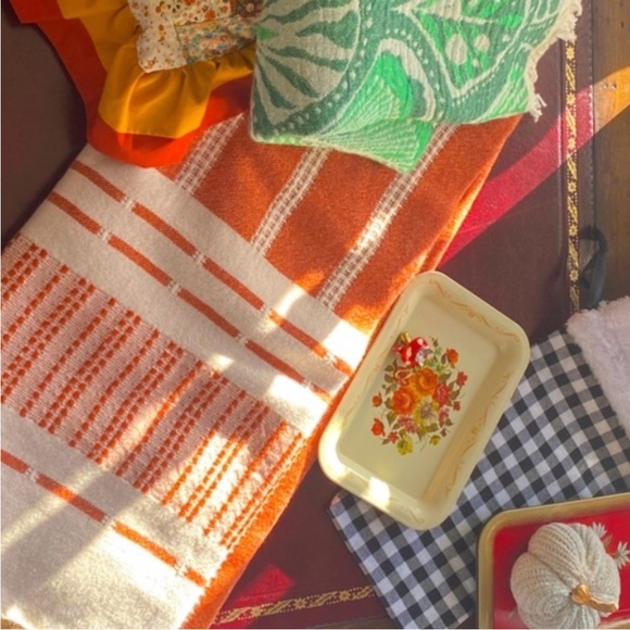 Meet TT FLiPSiDE Hand Loom Weave Organic Textiles Farm to Table Farm to Textile - Picture 15 of 17